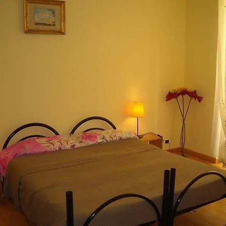 B&B T&v House