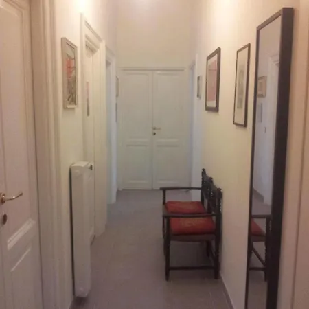 T&v House